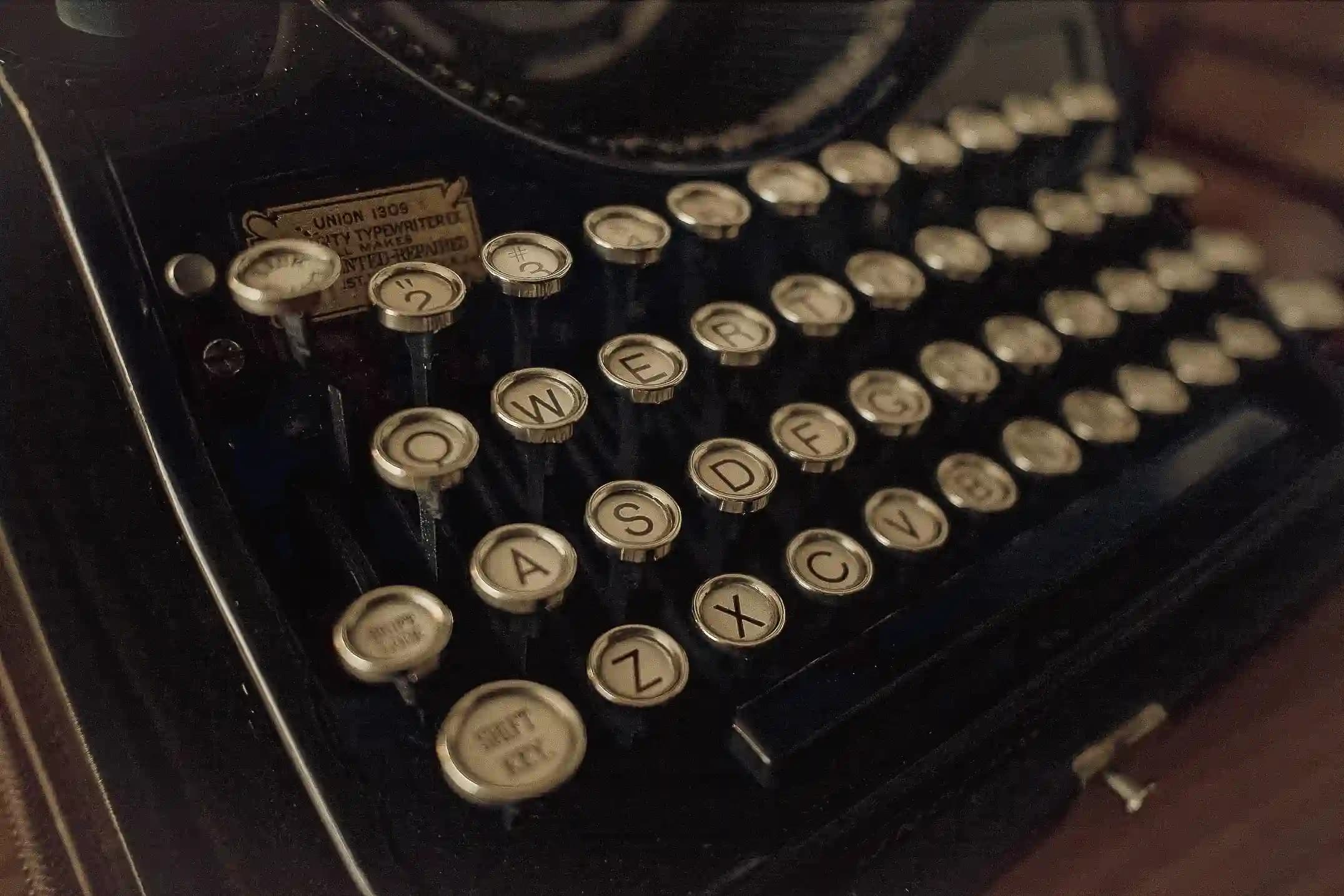 Fondo histórico libros Ernesto Robert